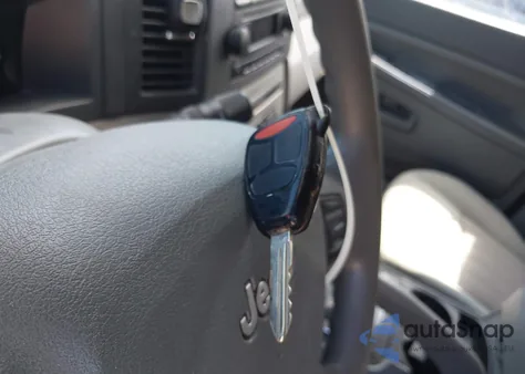 2005 Jeep Grand Cherokee Laredo/Columbia/Freedom из США, поврежденный, VIN 1J4GR48K05C538232